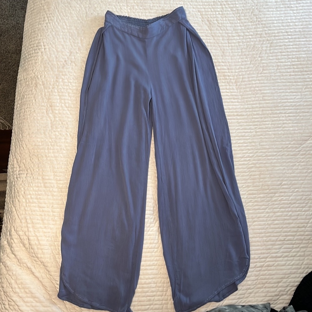 Periwinkle Mudd flowey pants
